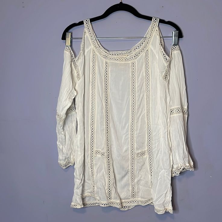 Lovely Crinkle Fabric Long Sleeve Cold Shoulder Top - Sundance Brand - Fabric Is Meant To Be Wrinkly - Cut Out Shoulders, Cold Shoulder - Long Sleeves - Boho, Bohemian - See Through Crochet Like Sections - Lovely Pale Off White, Cream Tone, Ivory Color - New Without Tags, Nwot Brand New, Never Been Worn White Bohemian Off-shoulder Blouse, Fitted Off White Bohemian Tops, Summer White Blouse With Lace Trim, White Summer Blouse With Lace Trim, White Lace Trim Summer Blouse, White Lace Trim Blouse For Summer, Flowy White Beach Top, White Off-shoulder Bohemian Top, White Off-shoulder Tops With Lace Trim