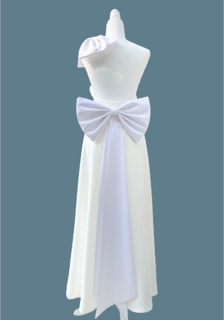 "Material Satin fabric, safety pin Description Dress Bow size: 14\" width, 9.5\" high Tails: 39 inches long Shoulder bow size:13\"width , 9\" high Safety pin:1.75\" All custom orders welcome, please contact me! Current processing time is 1-3 business days before shipping. Please contact me with any requests for specific delivery times. SHIPPING: All US orders are shipped USPS First Class Flat mailer with tracking information. Thank you for taking your time to visit Twin craft store. I hope you f White Bow Tie Back Evening Dress, Fitted White Dress With Bow Tie, White Evening Dress With Bow Tie Back, White Fitted Dress With Bow Tie, Elegant White Dress With Bow Tie, White Fitted Dress With Detachable Bow, White Party Dress With Satin Bow, Formal White Dress With Bow Tie Back, White Formal Dress With Satin Bow