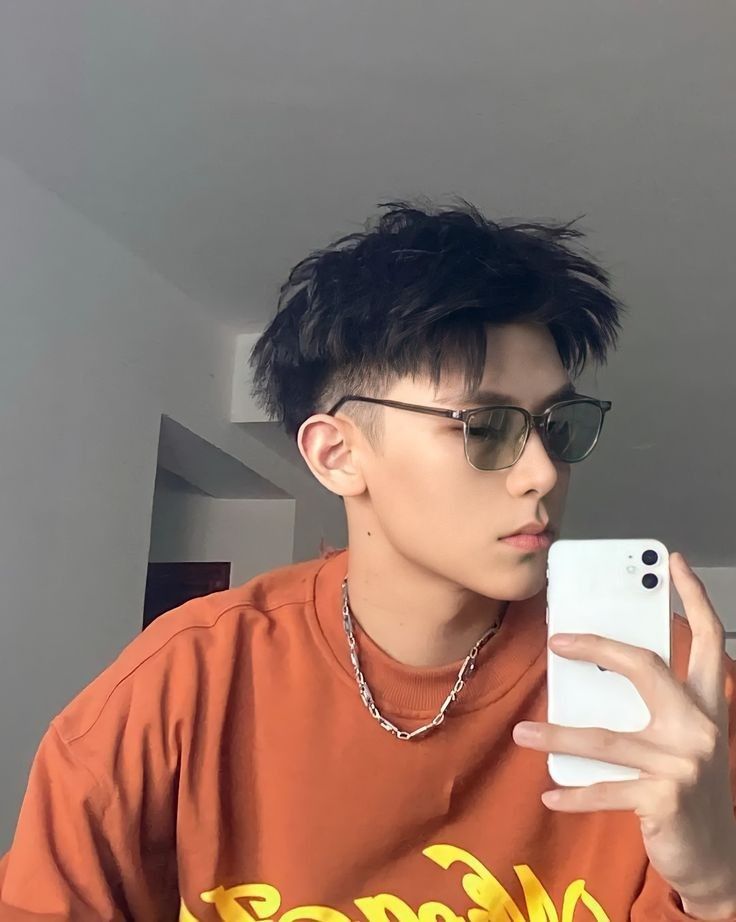 Two Block Haircut, Mens Haircuts Short Hair, Asian Haircut, Men Haircut Curly Hair, Korean Short Hair, Asian Men Hairstyle, Mens Hairstyles Thick Hair, Wavy Hair Men, Brp Port