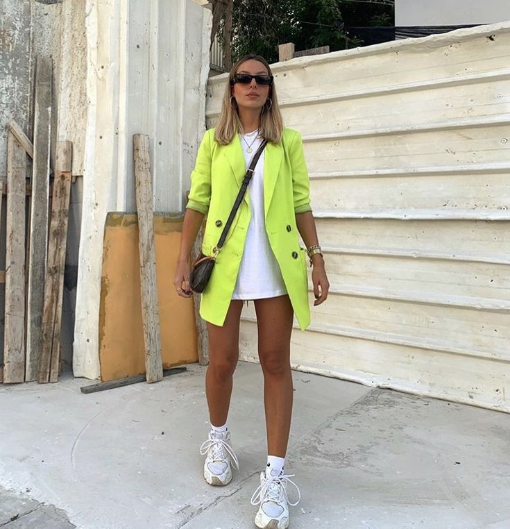 Neon Green Blazer Outfit, Neon Blazer Outfit, Lime Green Blazer Outfit, Blazer Verde Lima, Blazer Verde Outfits Mujer, Green Blazer Outfit, Europe Summer Outfits, Blazer Verde, Boho Festival Outfit