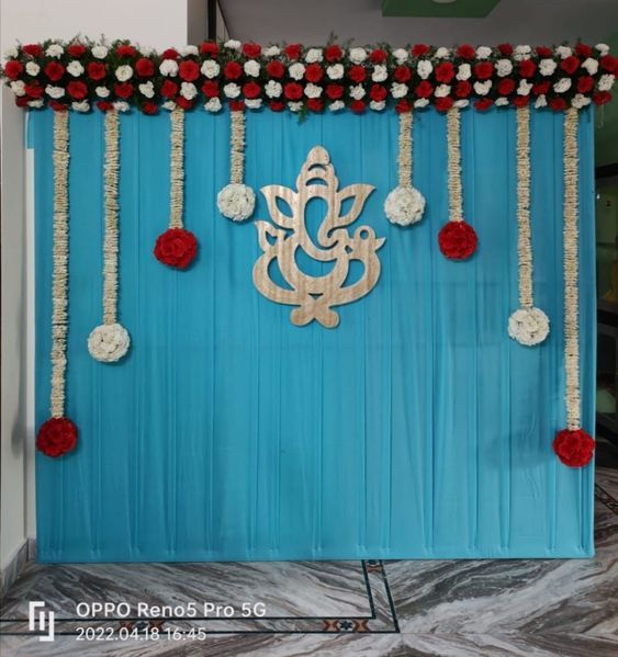 Backdrop Decoration Engagement Backdrop Indian Simple, Decoration With Paper, Stage Decoration Photos, Cradle Decoration, Indian Baby Shower Decorations, Leaf Decor Wedding, Vinayaka Chavithi, Small Wedding Decor, Indian Baby Showers