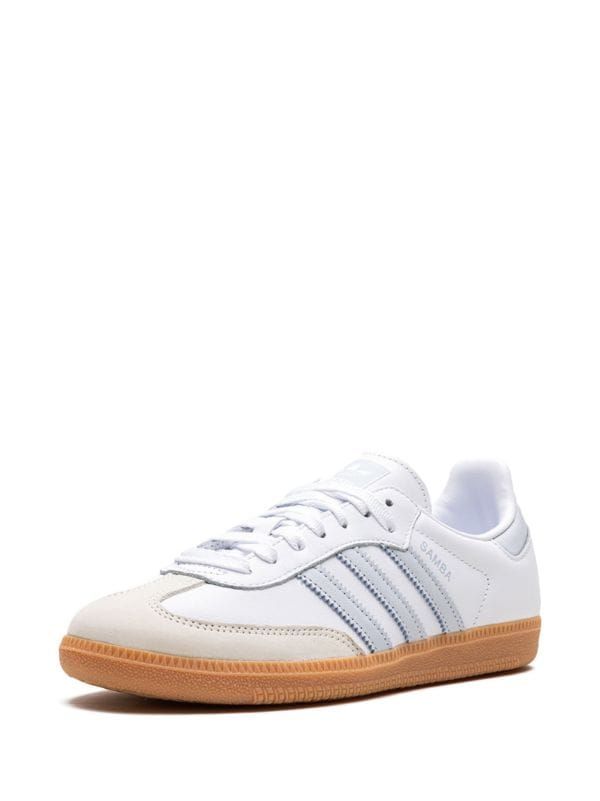 Adidas Samba OG "Halo Blue" Sneakers - Farfetch Indoor Football, Samba Shoes, Football Pitch, Adidas Samba Og, Bleu Pastel, Versace Outfit, Blue Sneakers, Boots And Sneakers, Pretty Shoes