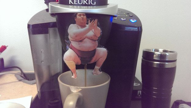 The person who put this delightful piece of art on the coffee machine: | 25 People You Probably Wouldn't Want As Co-Workers Funny Office Pictures, Funny Office Pranks, Office Pranks, Abi Motto, Finanse Osobiste, Senior Pranks, April Fools Pranks, Funny Office, Good Pranks