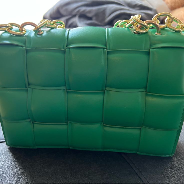 Green Basket Weave 10x6 Handbag. Gold Chain. Purchased And Opened, Never Used. Chic Green Shoulder Bag With Braided Handles, Green Rectangular Box Bag With Adjustable Strap, Green Rectangular Flap Bag For Shopping, Green Tote Flap Bag For Shopping, Green Square Bag For Errands, Green Clutch Bag For Errands, Green Pouch Shoulder Bag With Chain Strap, Trendy Green Bag With Braided Handles, Green Shoulder Flap Bag For Shopping