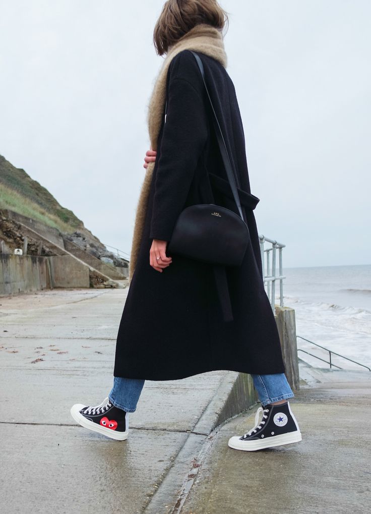 Minimalist Moda, October Fashion, Maxi Coat, Outfits With Converse, Looks Street Style, Coat Outfits, Mode Inspo, 가을 패션, Mode Streetwear