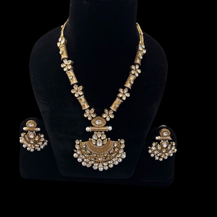 Ethnic Indian Pearl And Gold Necklace Set . High Quality . Pearl And Gold Necklace, Gold Necklace Set, Necklace Set, Gold Necklace, Women Accessories, Womens Sizes, High Quality, Gold, Women Shopping