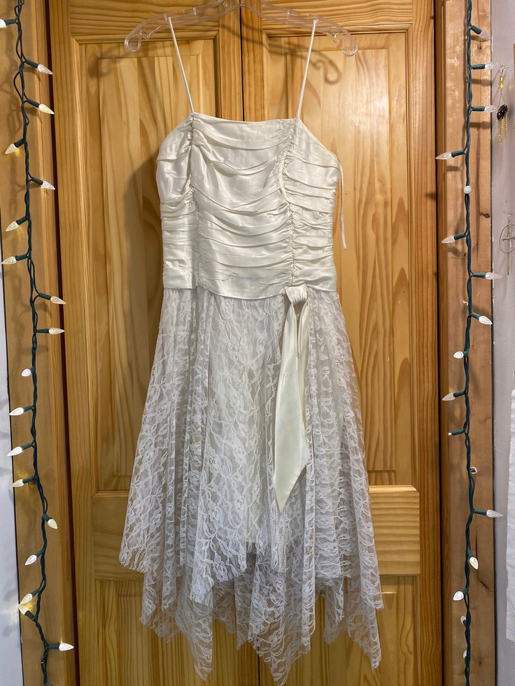 Great condition Made by Diamonds Run  Size 9-10 Solid:100% acetate lace:100%polyester Designed by Wayne Diamond himself Lace Formal Dress, Button Dress, Navy Dress, Red Bead, Winter Wear, Embroidered Dress, Formal Dress, Dye T Shirt, White Vintage