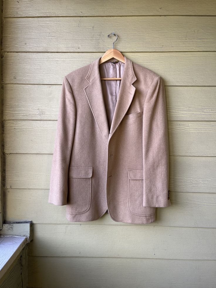 "Up for sale is a vintage camelhair sport coat. Has all the classic ivy details: hook vent, 3 button cuff, 3/2 buttons and patch pockets.  The jacket is in very good vintage condition, with no obvious stains or damage. Some mild foxing, but no holes.  Shoulders: 19\" Chest: 23.5\"\" Length: 30\" Sleeves: 25\" Please contact me with any questions!" Austin Tx, Sport Coat, Mens Suits, Blazer Suit, Art Collection, Bathing Beauties, Blazer, Mens Outfits, Music Clothes