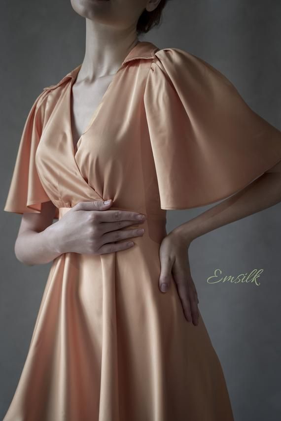 This luxury exclusive design midi dress is perfect for any events outfit or casual work outfit.100 % designed and handmade by Emsilk. I am pleased to offer your garments made to measure at no extra cost. All of my designs can be made in any colors that you see in my shop.Link to all colors in pure silk: https://www.etsy.com/shop/emsilkdesign?ref=seller-platform-mcnav&section_id=28483599* Detail: - V neckline wrapped- Pleated detail on waist- Small collar- Fully lined- Puffed sleeves- Invisib Work Outfit Casual, Fall Bridesmaid Dresses, Dress Luxury, Pink Wrap, Dress Work, Silk Dresses, Cocktail Gowns, Dress Simple, Casual Work Outfit