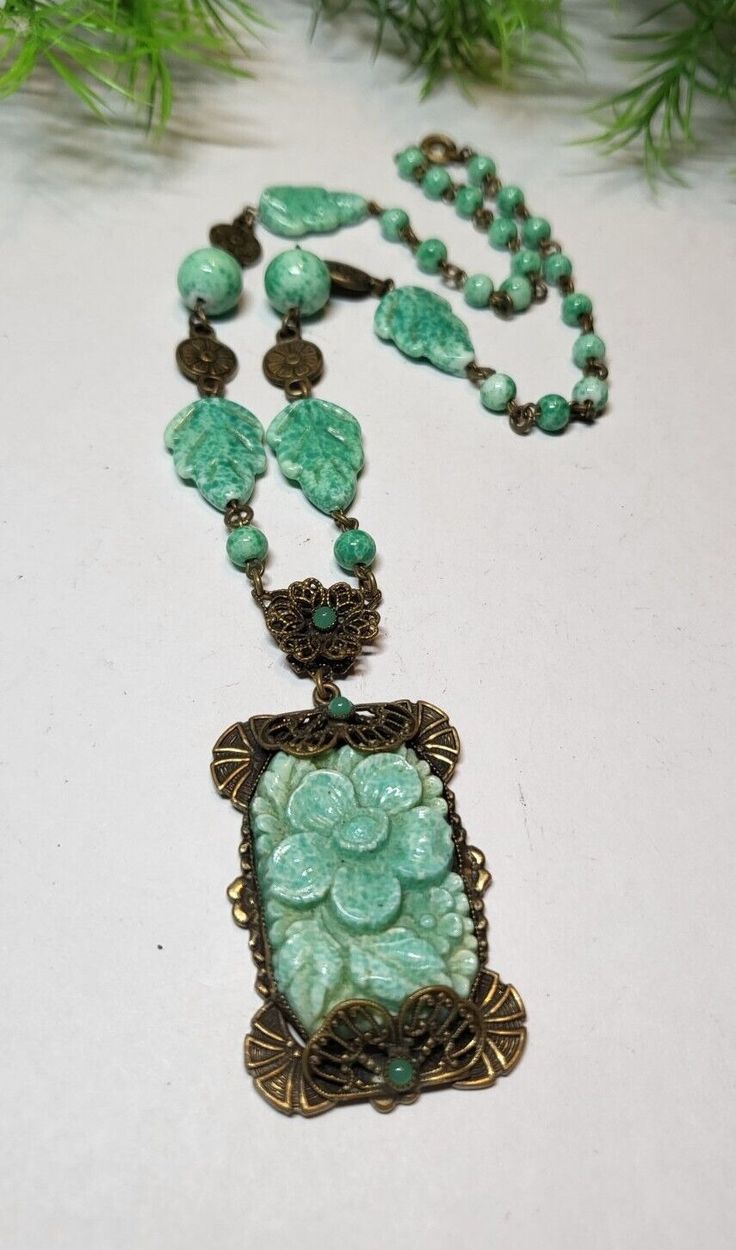 Vintage/Antique CZECH Art Deco Necklace Green Peking Molded Glass 17 in | eBay Czech Beads Jewelry Necklaces, Czech Beads Jewelry, Czech Glass Necklace, Czech Glass Jewelry, Clean Jewelry, Czech Art, Beaded Jewelry Necklaces, Making Beads, Art Deco Necklace