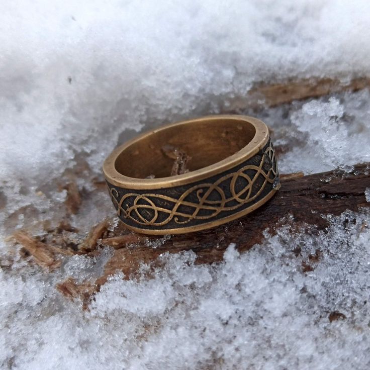 The rings are made from Italian bronze by hand casting. The main braided ornament is made in Nordic serpent form in Urnes style. If you like Norse mythology or Celtic or Viking style jewelry you`ll like like this ring. Ring width:- 8 mm | 3/10 inch in sizes from 7 US to 9 1/2 US- 10 mm | 2/5 inch in sizes from 9 3/4 US to 13 US !Price is for one ring! Description of Urnes bronze ring: Material: Italian bronze solid (88 % Copper, 12% Tin) The ring is made for order. It`s ready for shipping in 5-1 Urnes Style, Viking Rings, Bronze Rings, Viking Wedding Ring, Art Viking, Viking Pattern, Hand Casting, Viking Wedding, Norse Pagan