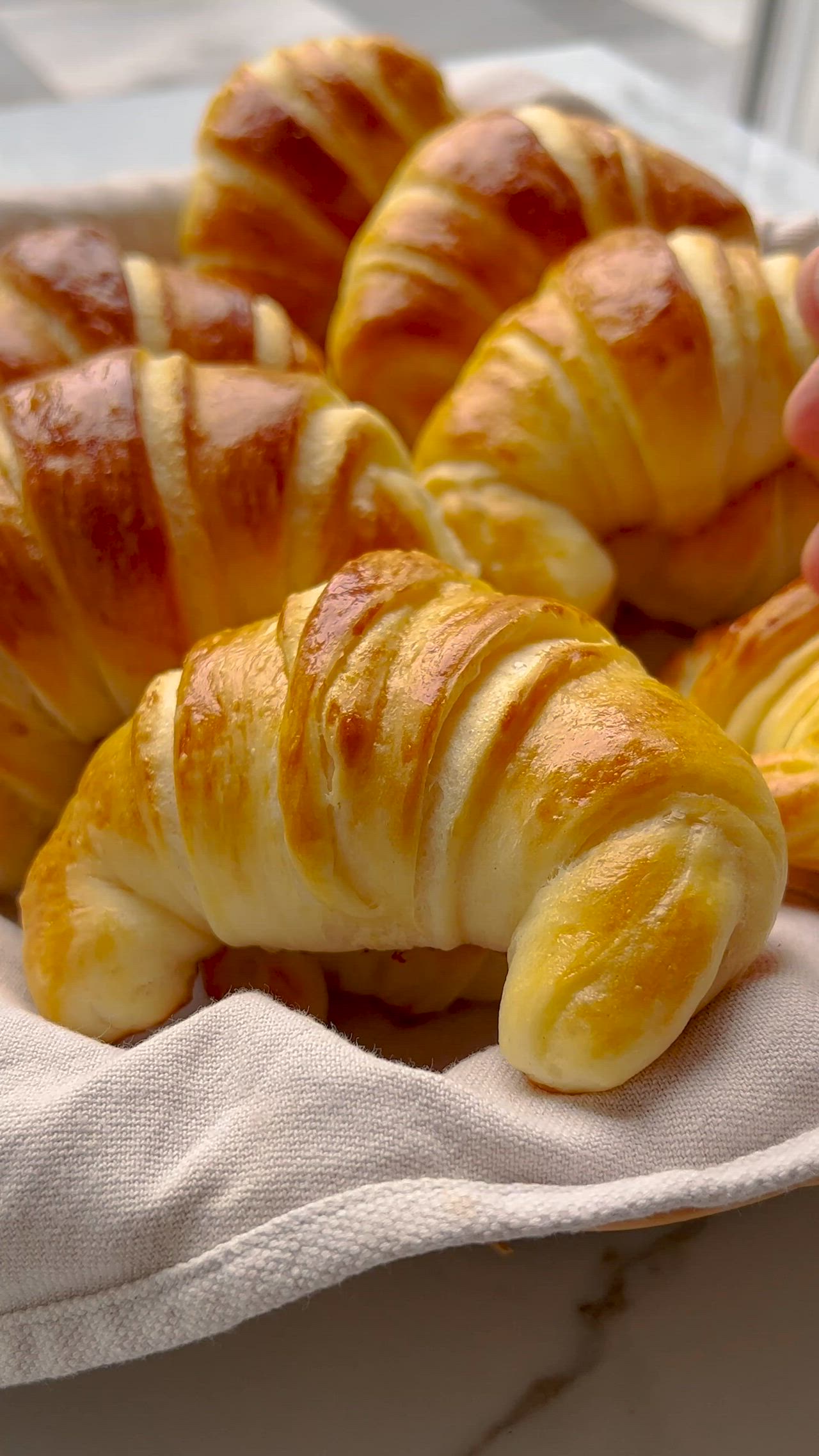 This contains: Croissant broodjes | Kookmutsjes