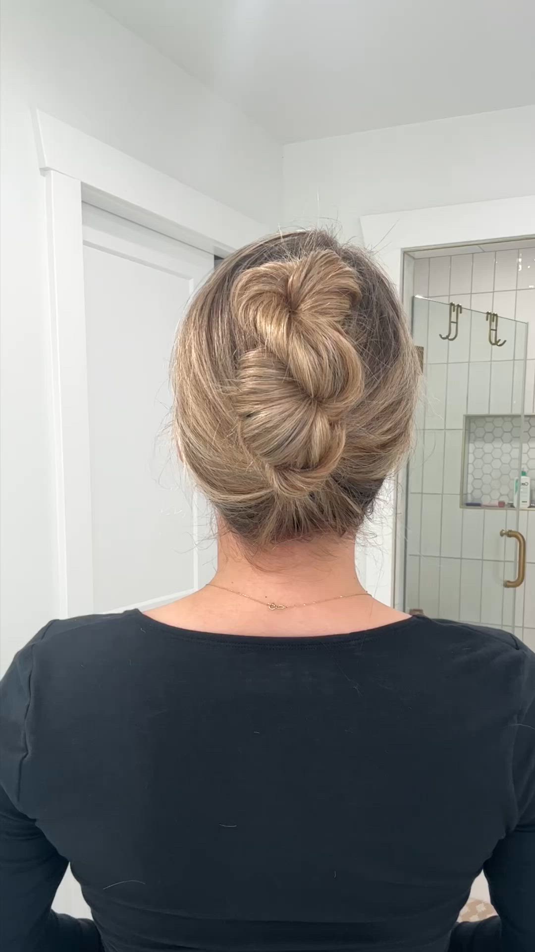 This contains an image of: 1 minute updo!