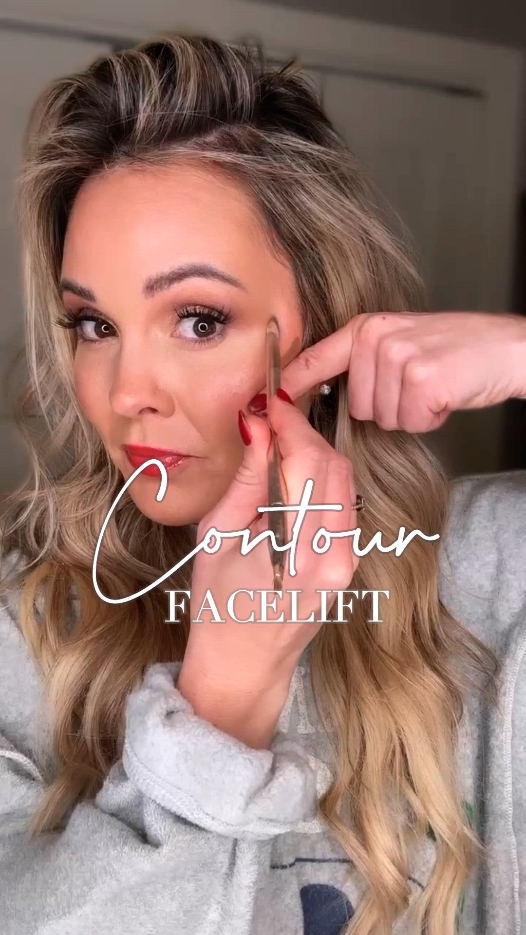 Have you heard of this viral “V Contouring Method”? By making a “V” shape on your cheek with your contour, it helps create the illusion of a slimmed and lifted cheek! 🤔 What do you think? Would you try this? 👇Share in the comments below! PS - If this was helpful, be sure to follow along for more simple makeup tips & tricks! #contour #contouring #slimface #over40 #makeupover40 #facelift #cheeklift #makeuphacks #makeuptips #beautyhacks #makeuptipsandtricks #beautytips #trending #trendingnow