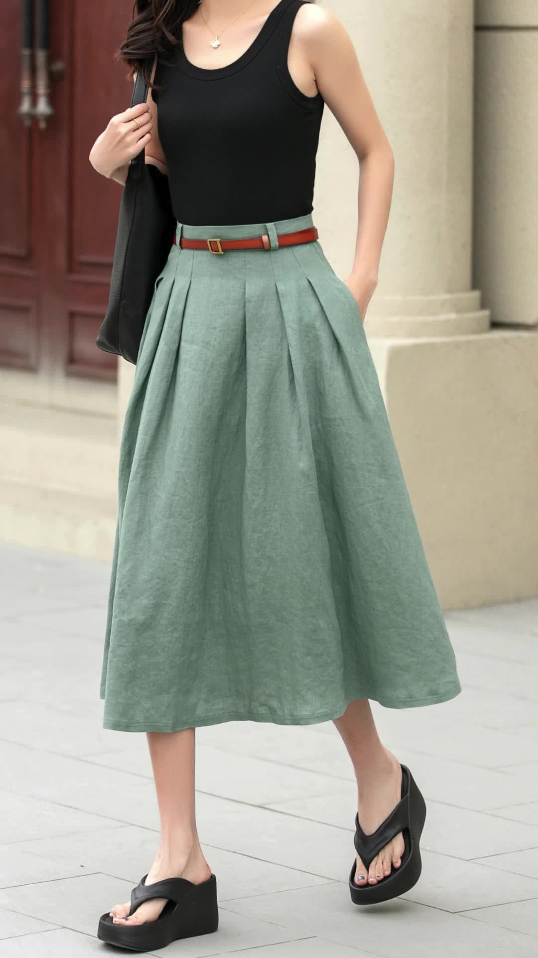 Dazzling pleated emerald midi linen skirt, a must-have for warm, sunny days! Elevate your summer style with this chic piece. Perfect for a casual day out or a beach vacation. 🌊 

SKU 4958  

FashionForward #SummerVibes #LinenLove #LinenSkirt #A-lineSkirt #Xiaolizi