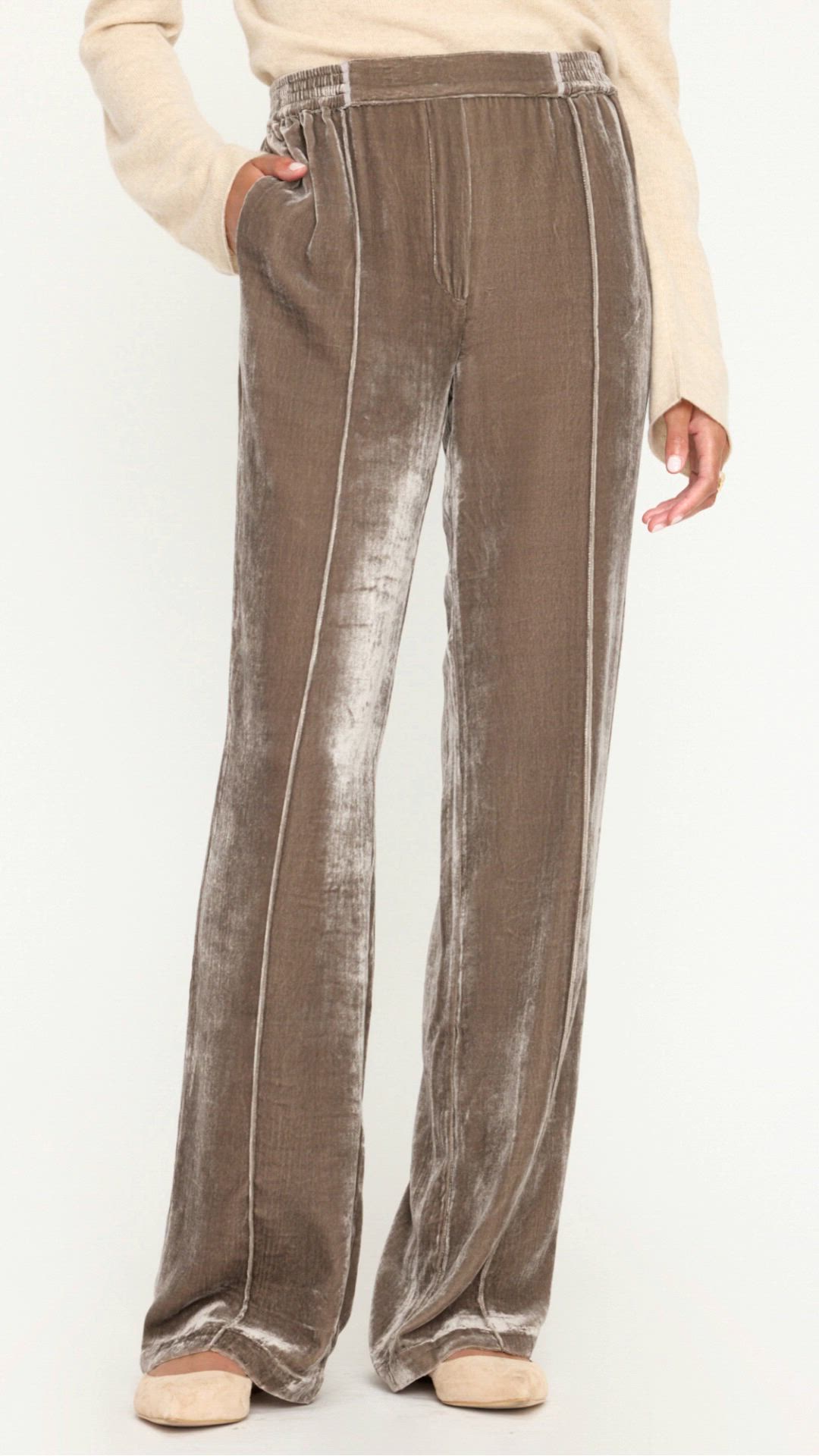 In a luxurious silk velvet blend, our Tama Pant is perfect for all your special occasions. Luxe to the touch, these high-rise, tailored, straight leg pants are the epitome of sensuality. With a faux fly front, pintucking down the front of the legs and tonal contrast detailing throughout, they have the specialness you expect from Brochu Walker.