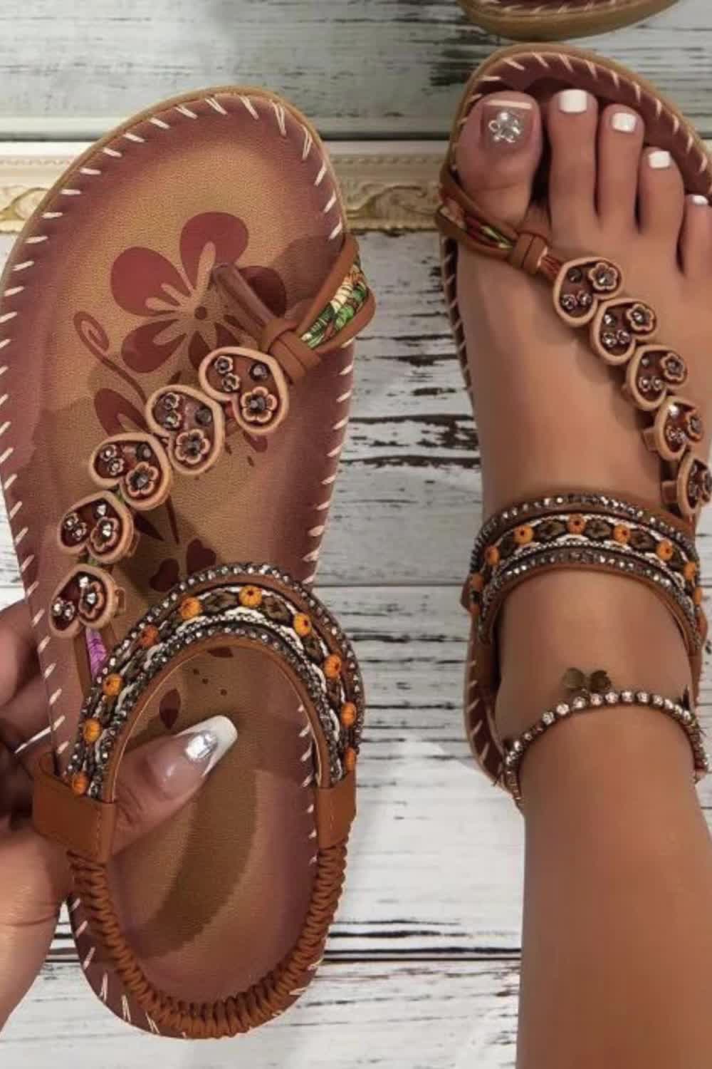 Women's Boho Style Flat Sandals, Heart & Rhinestone Decor Elastic Strap Slip On Shoes, Summer Beach Sandals for Holiday