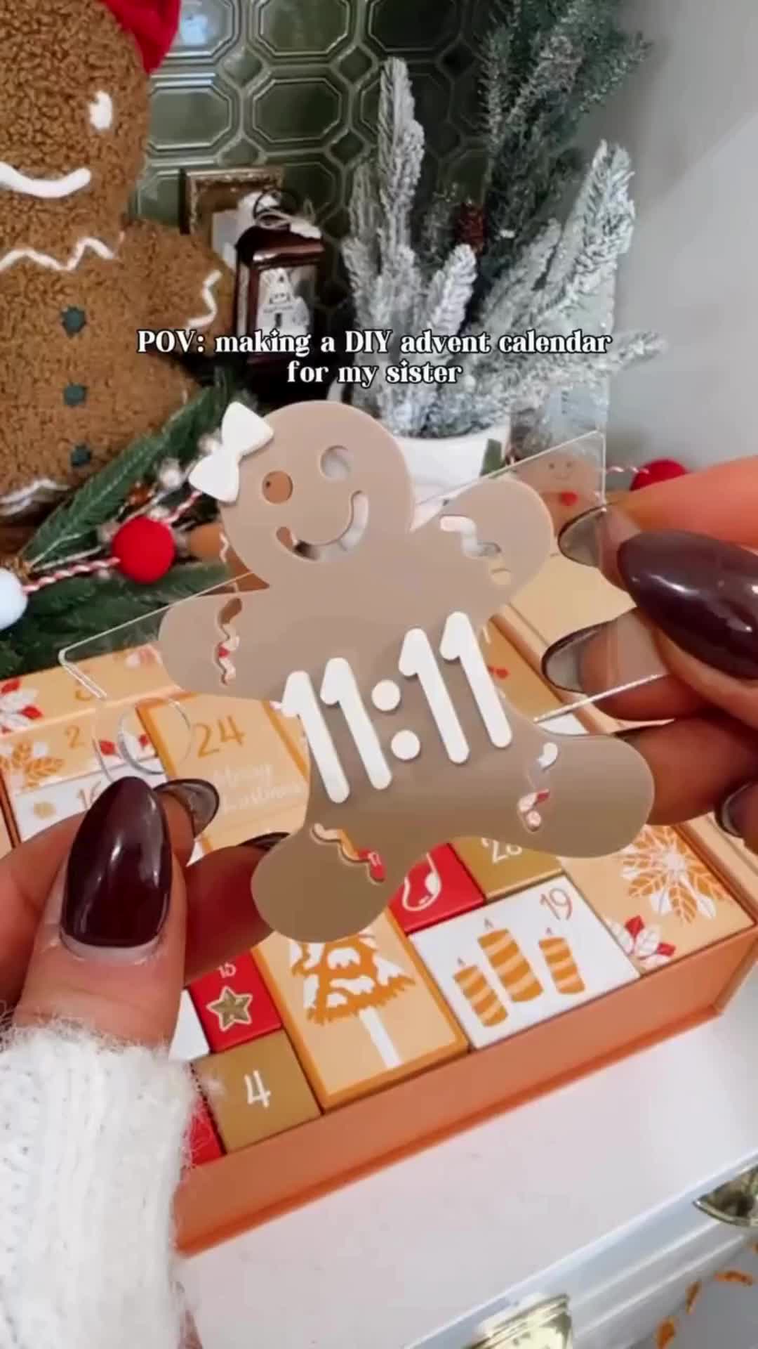 This contains: Do you love DIY gifts? Check out this great Christmas gift ideas for your sister. Find out how you can spoil her with a DIY advent calendar. This DIY advent calendar for adults is easy to make and and extra special gift idea. Get these advent calendar filler ideas to make a unique Christmas gift.