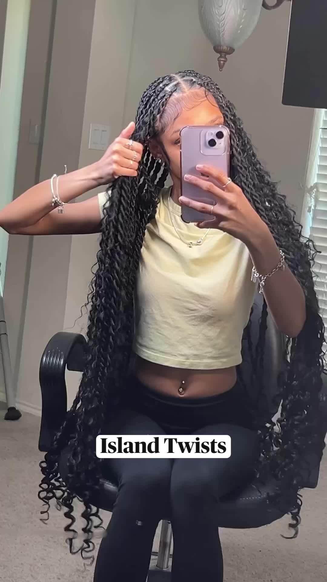 How to island twists, type of hair that’s used, maintenance tips and 60 island twists hairstyles perfect for summer 2024.