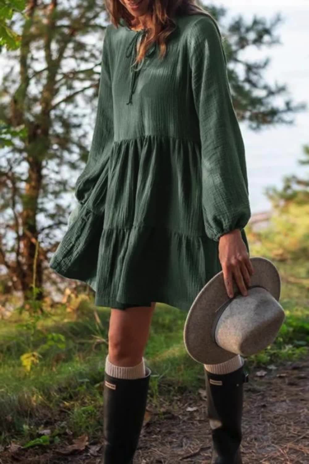 "Experience vintage charm with our Women's Cotton Retro Summer Loose Mini Dress. Crafted for comfort and style, this dress features a loose fit and retro-inspired design, perfect for effortless summer elegance."