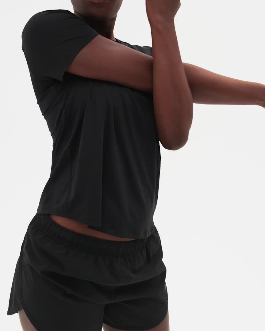 Up for a workout or down to chill, this Nike One Classic top is ready for whatever you are. Lightweight, silky-smooth fabric dries quickly and works for wherever your day takes you. A timeless, easy-fitting style and sweat-wicking tech help you feel confident, comfortable and dry from your morning stroll to your evening wind-down—and at all the stops in between.