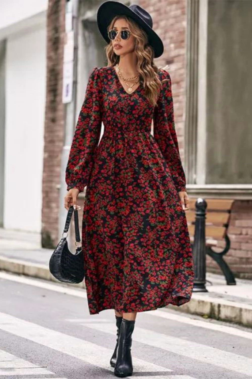 Elevate your style with our New Fashion Women's Long Sleeve Printed Dress. This dress boasts captivating prints, exuding both elegance and trendiness. Perfect for various occasions, it's the must-have addition to your wardrobe for a chic and confident look, ensuring you stand out with style.