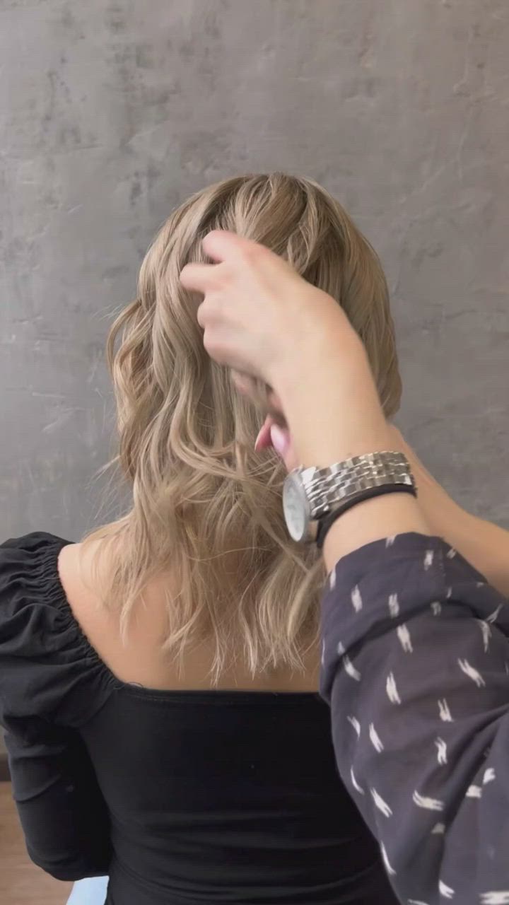 Very nice low ponytail hair, also made some special small designs, quickly invite your good friends to try it together!