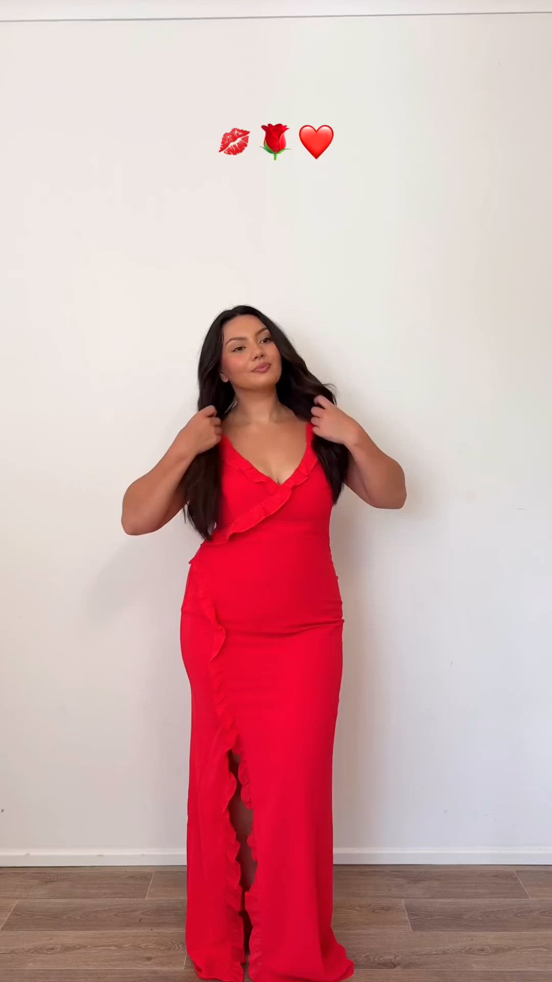 With Valentines Day right around the corner, angel @roxannecambridge styles a date night look in our Nahanee Red Ruffle Maxi Dress ❤️🌹