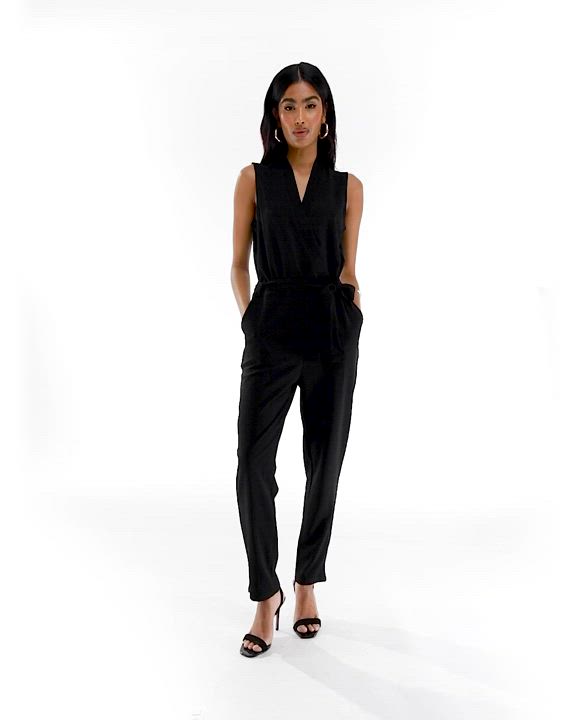 Jumpsuits & Rompers by JDY Go all-in-one V-neck Wrap front Tie waist Side pockets Tapered leg Regular fit