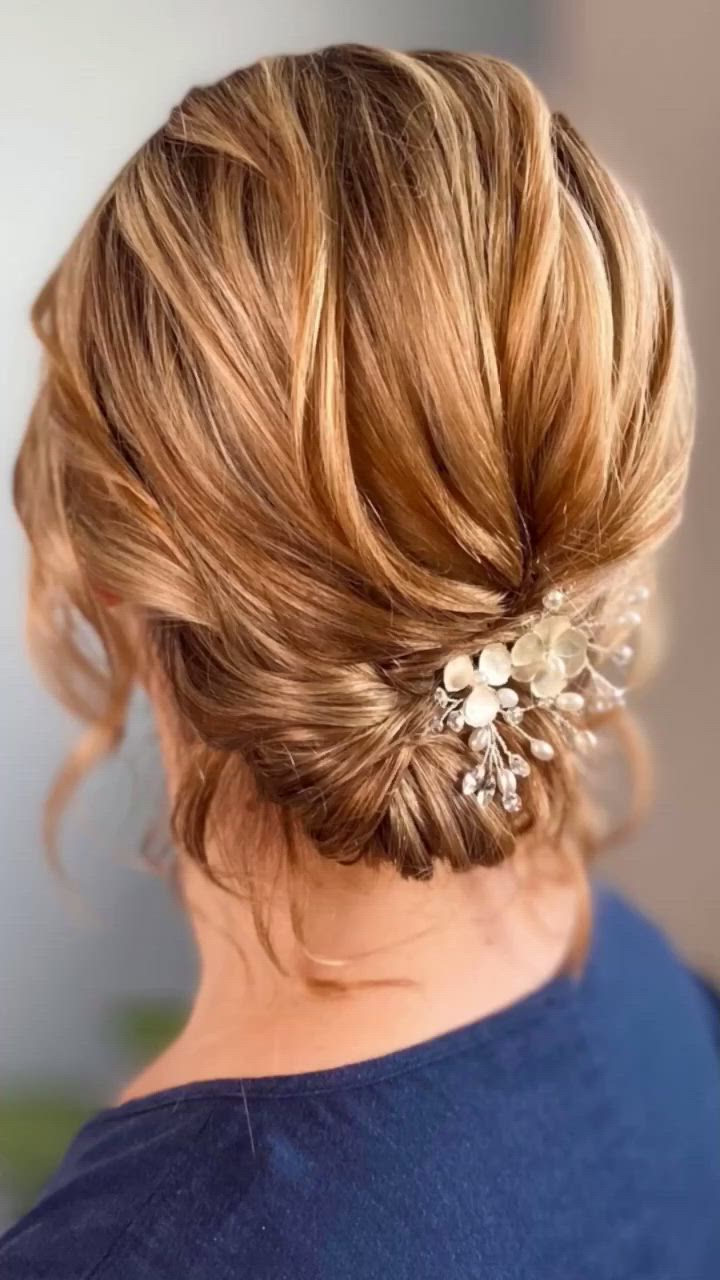 This contains an image of: Coiffure Mariage Cheveux Carre