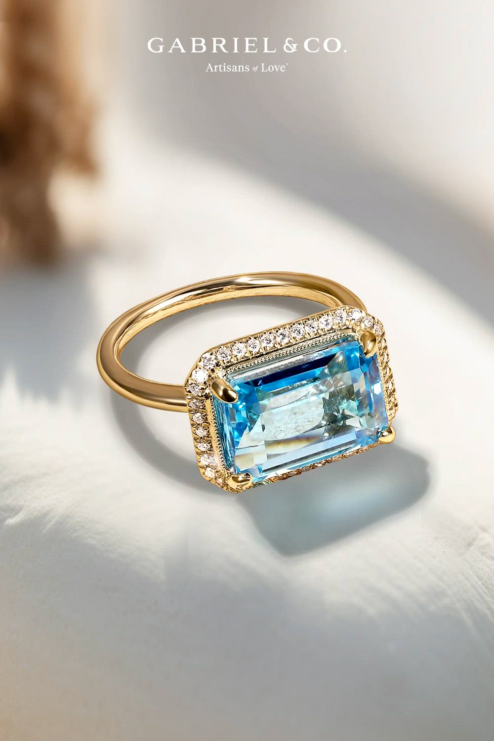 This contains: 14K Yellow Gold Diamond and Blue Topaz Emerald Cut Ladies Ring With Flower Pattern Gallery
LR52481Y45BT