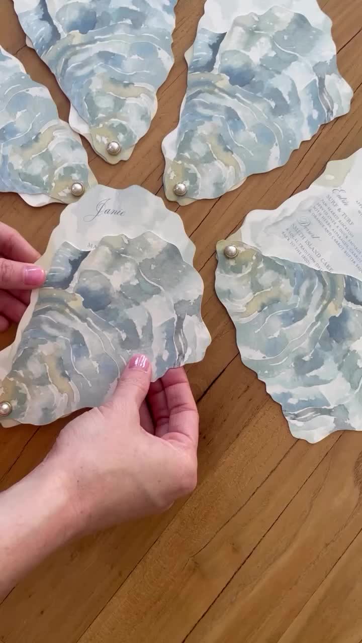 This may contain: four pieces of paper that have been cut out to look like flowers