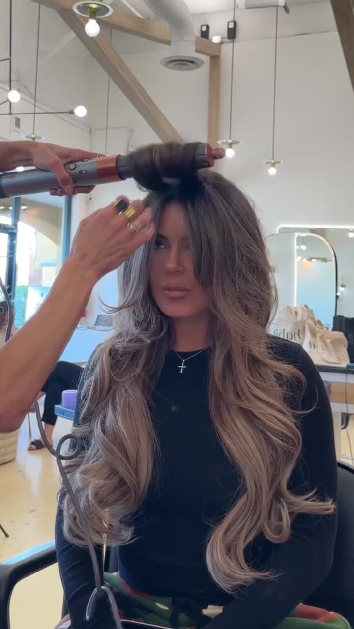 Transform your look with our balayage toppers, where deep brown roots effortlessly melt into radiant golden ends. 🌈✨ Perfect for adding a touch of sun-kissed charm and vibrant flair to your style! Imagine the rich, dark base blending into glowing highlights for a look that's effortlessly radiant and full of life. 💁‍♀️💫 Let your hair shine with balayage that’s both fun and fabulous! #BalayageMagic #SunnyHair #GoldenDreams #EffortlessGlam