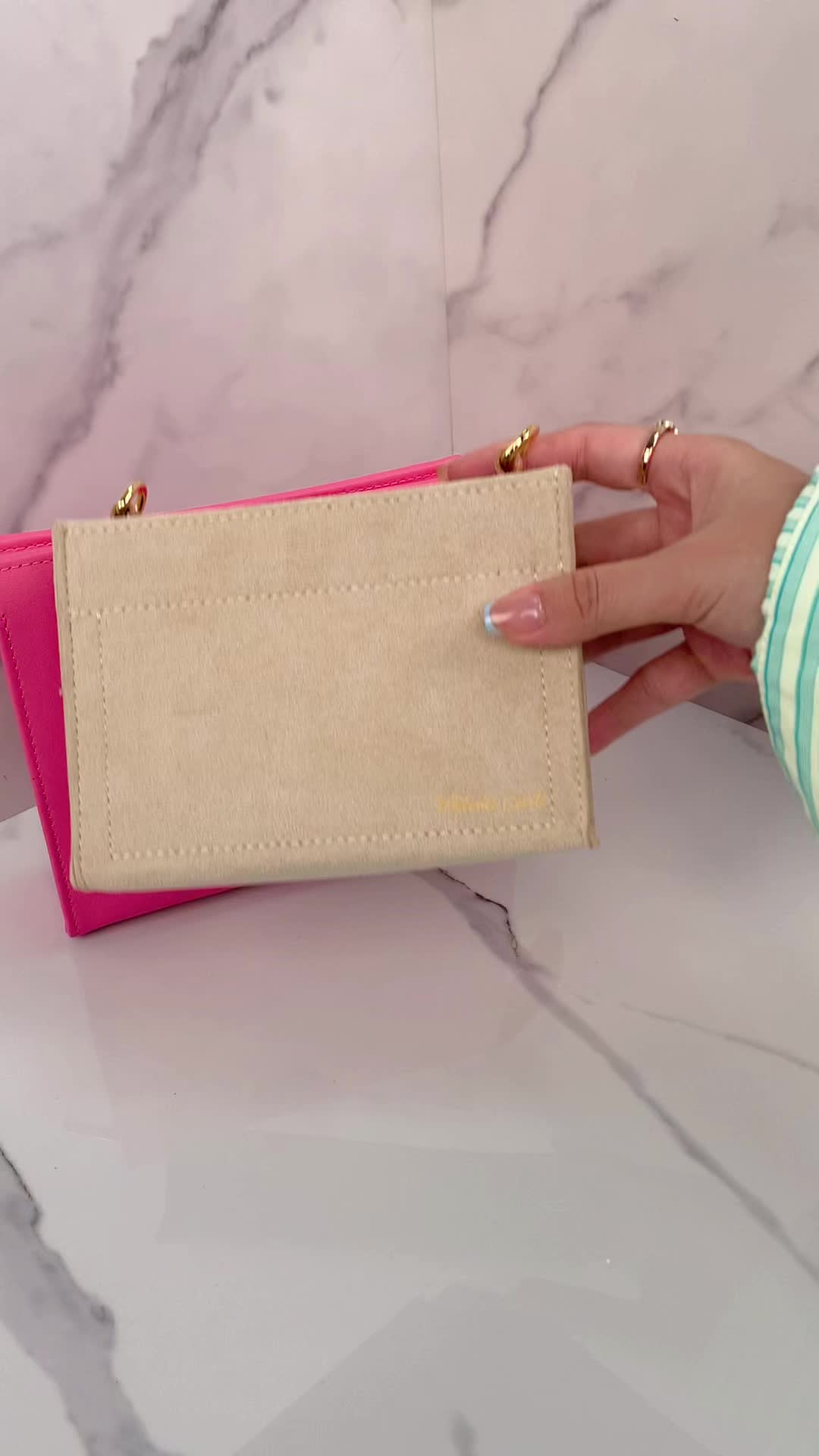 Pin this to not miss out! Transform your Toiletry Pouch 19 with our unique suede cotton organizer and watch it turn into a fashionable bag. This video shows you how to maximize space while keeping your style on point. Perfect for travelers and fashion lovers alike. Follow us for more practical and stylish transformations!"