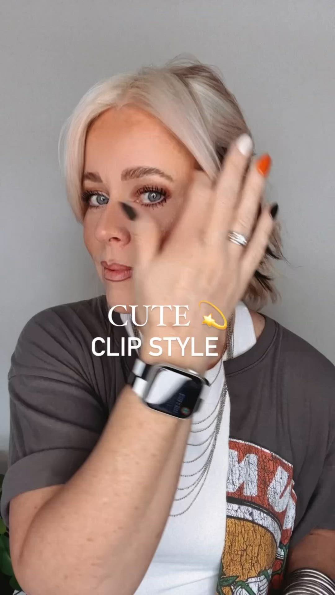 Claw clip style that’s fun, easy, and very cute!!  Easy clip style 🤩  • Ponytail holder   • Claw clip