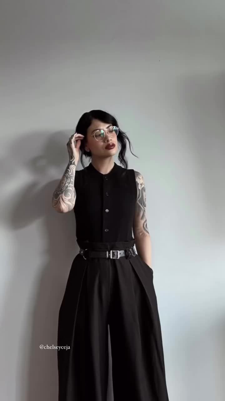 I think this fits the corporate goth bill? I honestly don’t know with it being sleeveless. I know in my pharmacy job we weren’t allowed to wear sleeveless and I honestly don’t know why. What’s so scandalous about shoulders?? 😩 and before anyone harps on me about not following the rules when I worked at a retail job, my boss was cool, ok? So relax… #corporategoth #darkaesthetic #moderngoth #minimalistgoth #styleinspiration