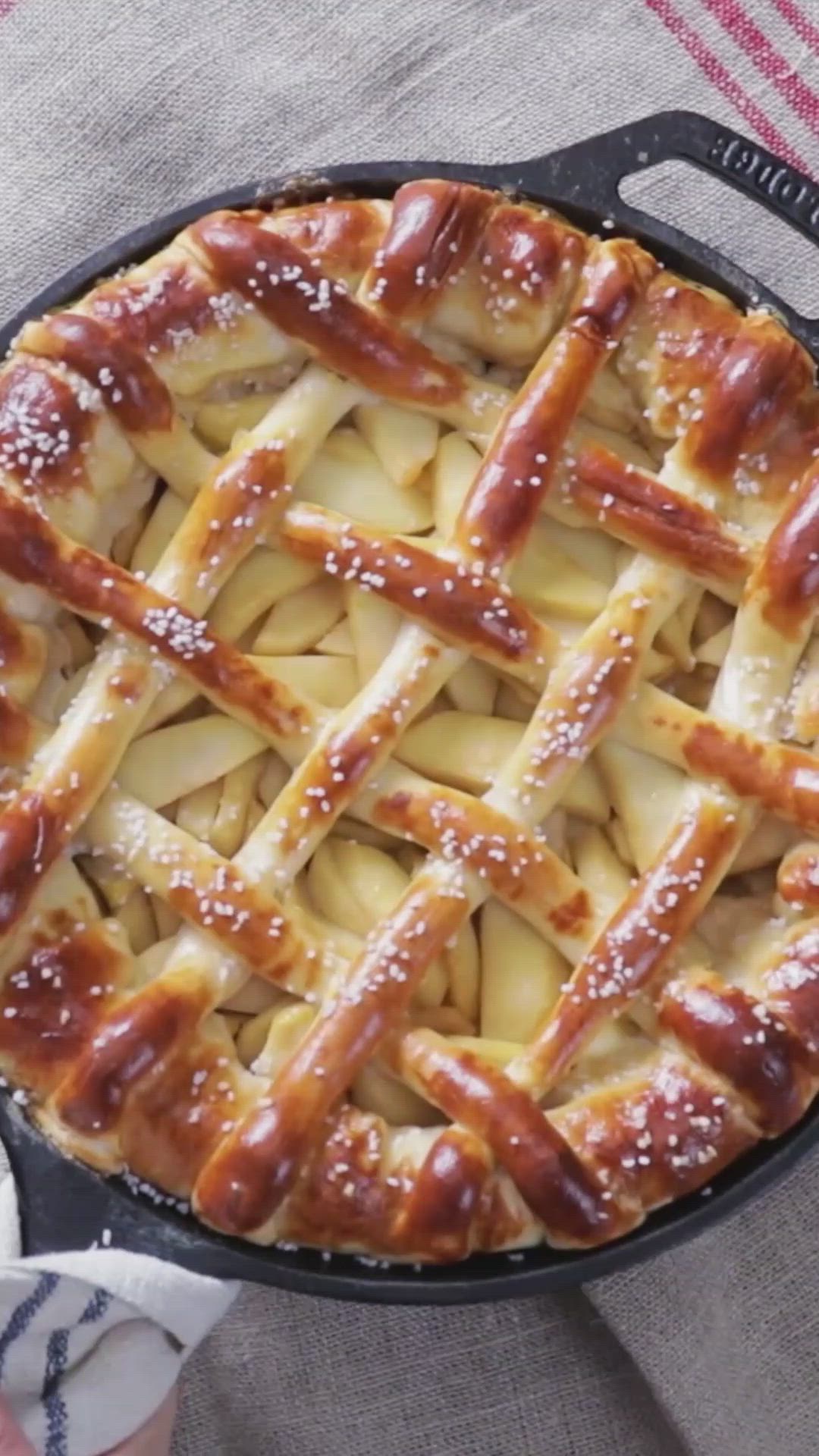 This may contain: the caramel apple pretzel pie is ready to be eaten