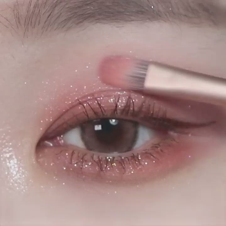 This contains an image of: ~ korean makeup ! ♡︎