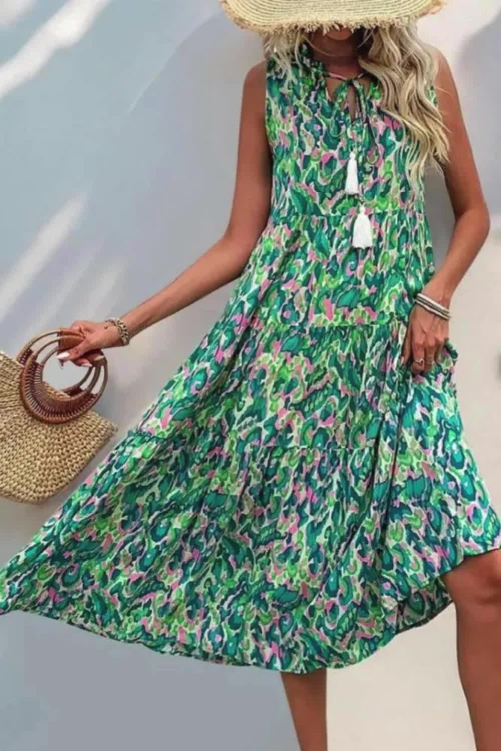 This women’s sleeveless bohemian dress blends casual comfort with elegant style. Its flowing design and intricate details offer a chic, laid-back look, perfect for everyday wear or special occasions. The bohemian vibe adds a touch of effortless sophistication to any wardrobe.