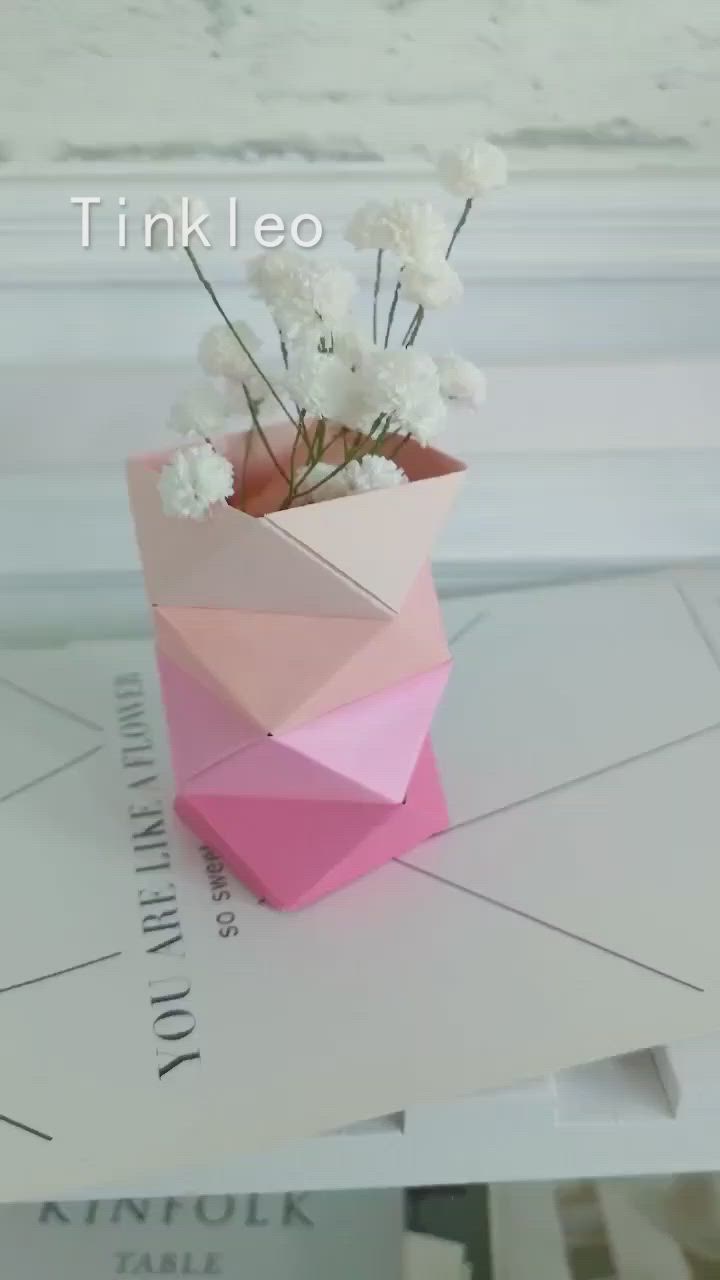 This contains an image of: DIY Irregular Paper Flower Bottle 