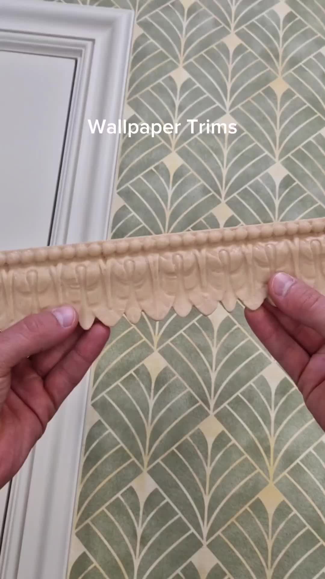 This contains: Decorative mouldings used as wallpaper trims