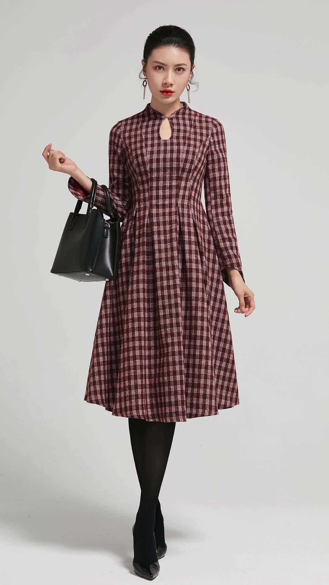 Mandarin collar plaid winter wool dress for trendsetting women. Stay cozy and stylish all season long! 

SKU 2295 
Link in bio 

#WinterFashion #PlaidDress #MandarinCollar #WoolDress #Fashionista #Xiaolizihandmade