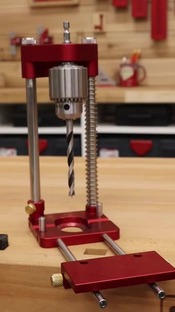 This contains: The chuck carrier has a 1″ drill bit capacity, but if you remove it and reverse it, you can fit bits up to 2″ wide.