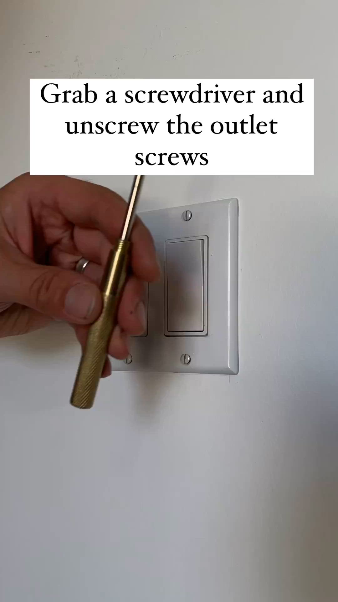 This contains: wallpaper install tip how to wallpaper an outlet