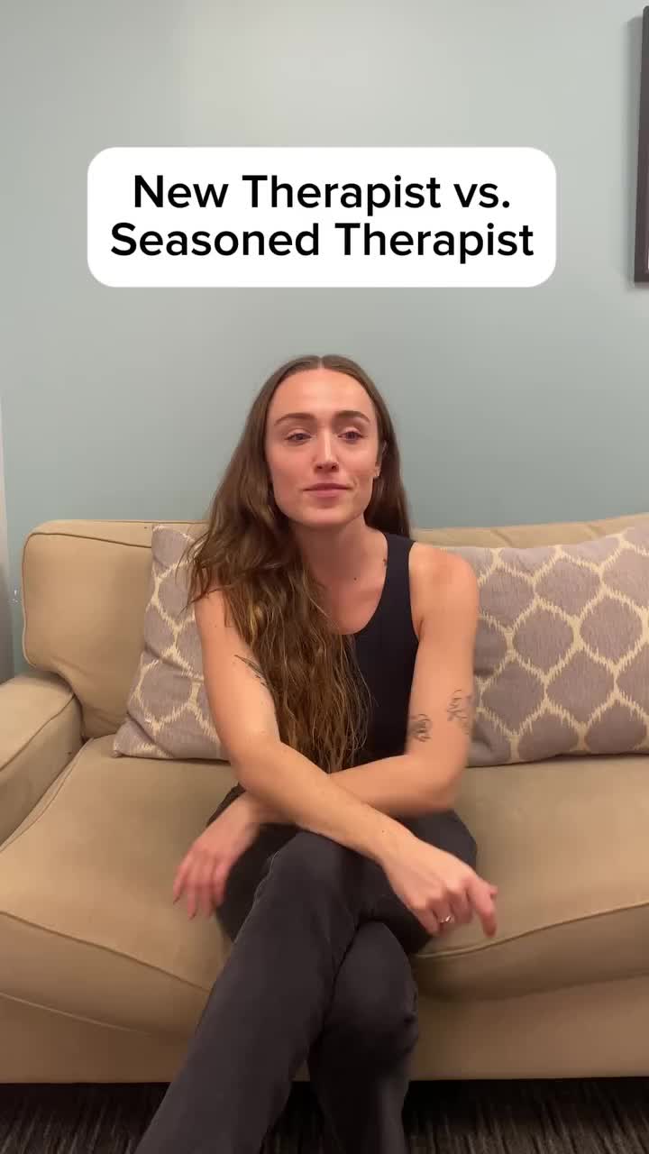 New therapists and/or seasoned therapists, which of these is a lived experience for you? 👀 And therapy clients, which response do you find more helpful — new therapist’s or seasoned’s? 👀👀 If you or someone you love is looking for a therapist, please check out my wonderful practice @nyctherapeutic to book an appointment. We’re here for you 🤍 . . . #therapist #therapisthumor #therapy #therapyhumor #therapistsofinstagram #quiettheclock #quiettheclockpodcast #newtherapist