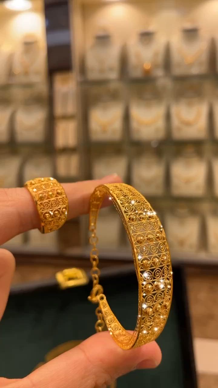 This contains an image of: Gold Simple jewellery | Gold Bracelet Design