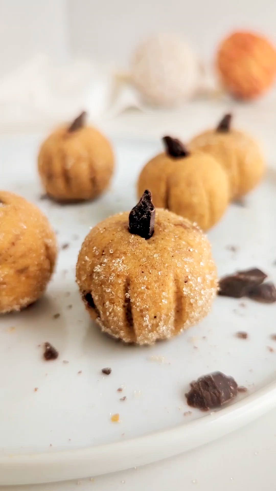 This contains: Spot-on Low carb Pumpkin Protein Balls will have you hooked! Easy and healthy pumpkin protein bites have no oats - a perfect gluten free and sugar free treat.