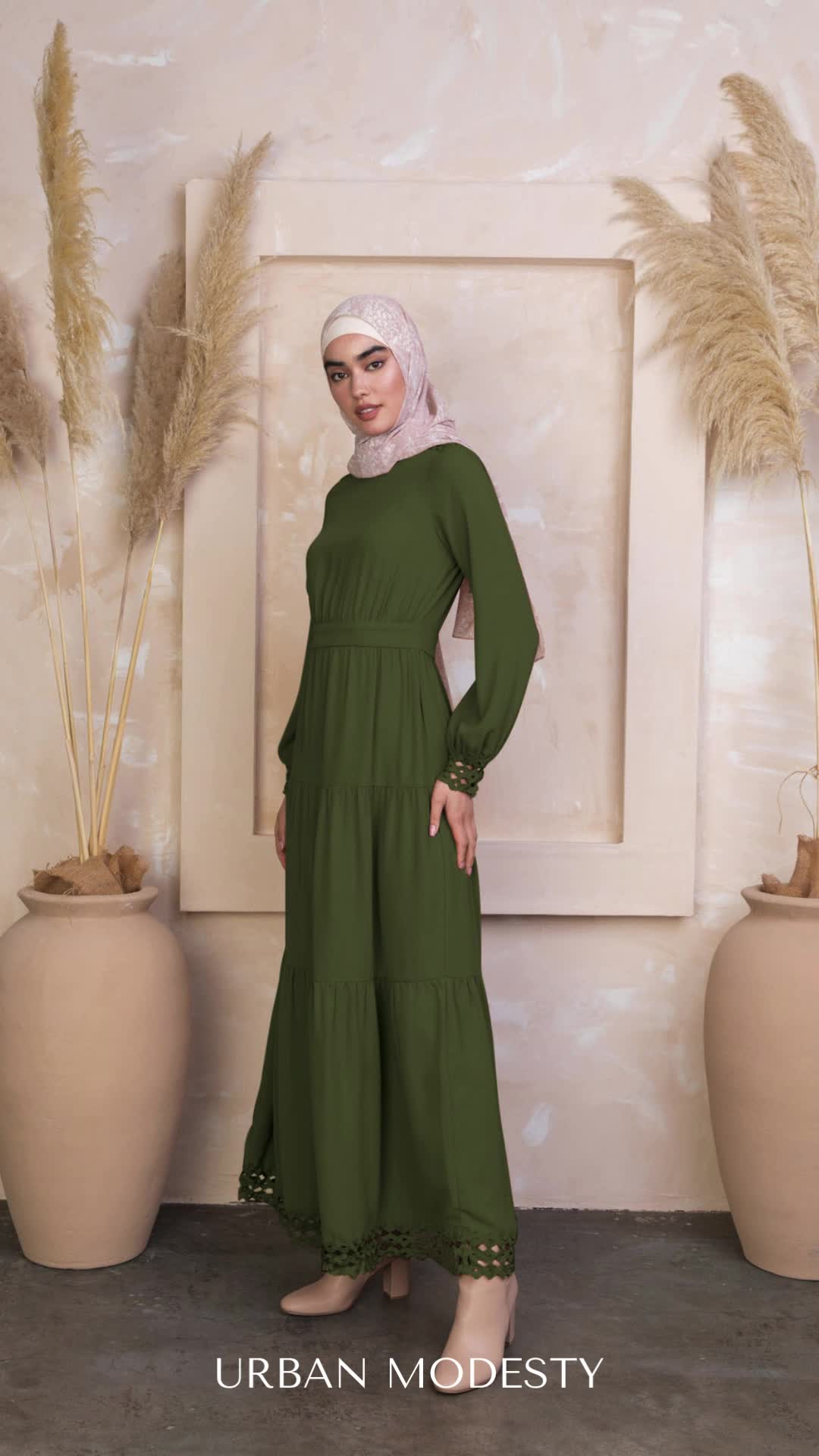 Embrace elegance with our Green Lace Tiered Maxi Dress! This stunning piece features delicate lace detailing and a tiered design that adds a touch of sophistication. Perfect for any occasion, from summer weddings to garden parties. Stay chic and comfortable with its flowy silhouette. Discover this new arrival and elevate your wardrobe today