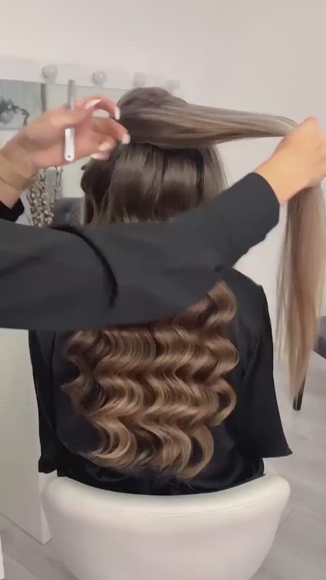 This contains an image of: Gorgeous Hollywood waves?? By: @menshikova_hair