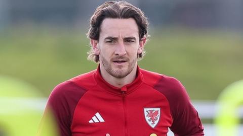 Tom Lockyer trains with Wales